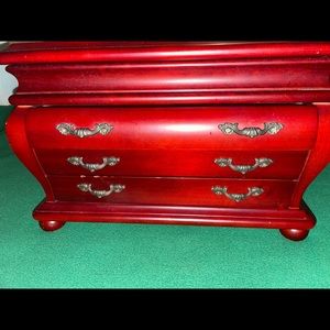 T-J-Max red/brown pull out jewelry box✨